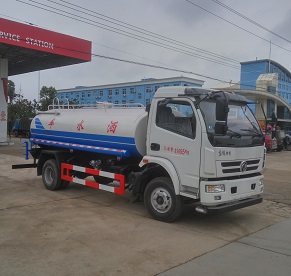 程力威牌CLW5111GSSZK型灑水車(chē)