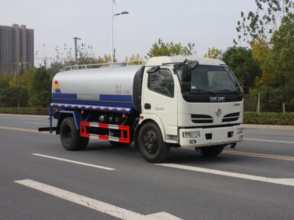 新東日牌YZR5110GSSE型灑水車