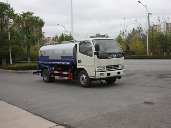 新東日牌YZR5070GSSE型灑水車